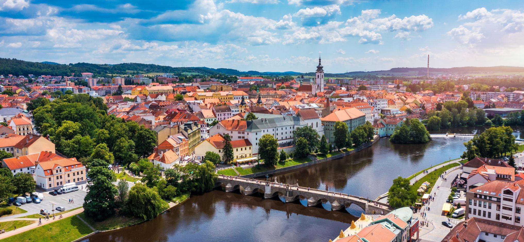 shutterstock_2292905869 (1).jpg